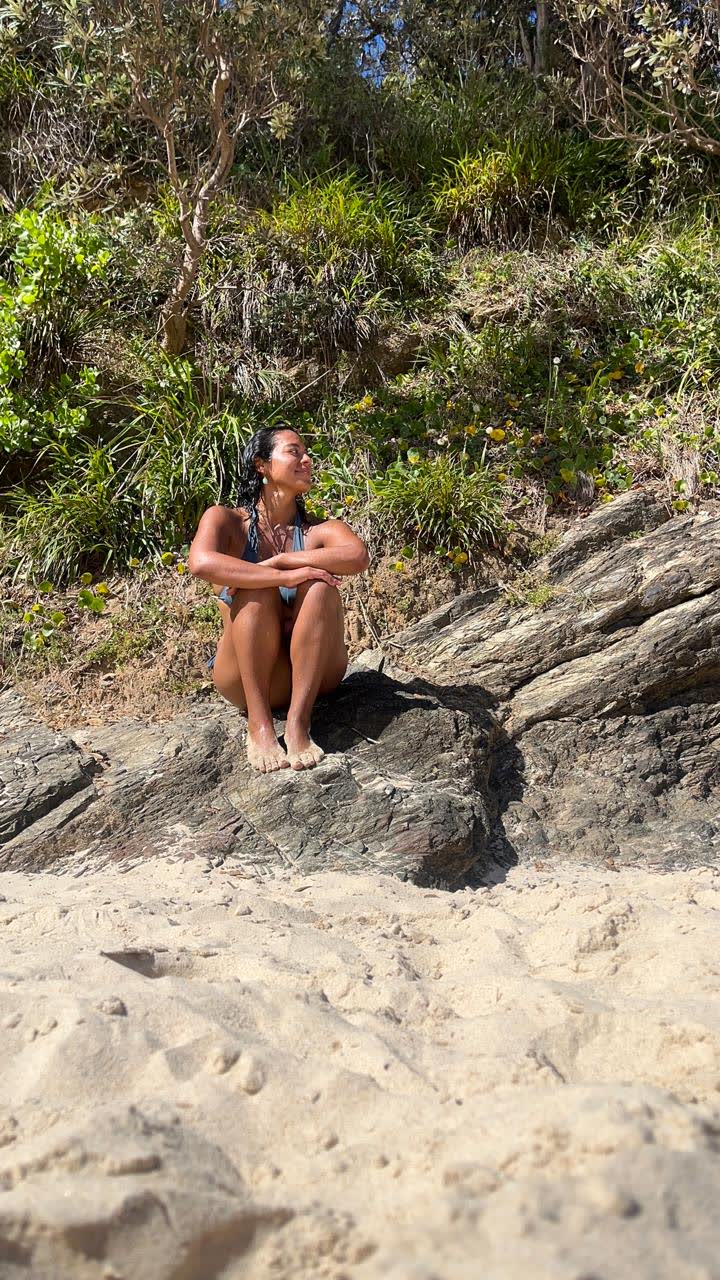 Bianca junto al mar